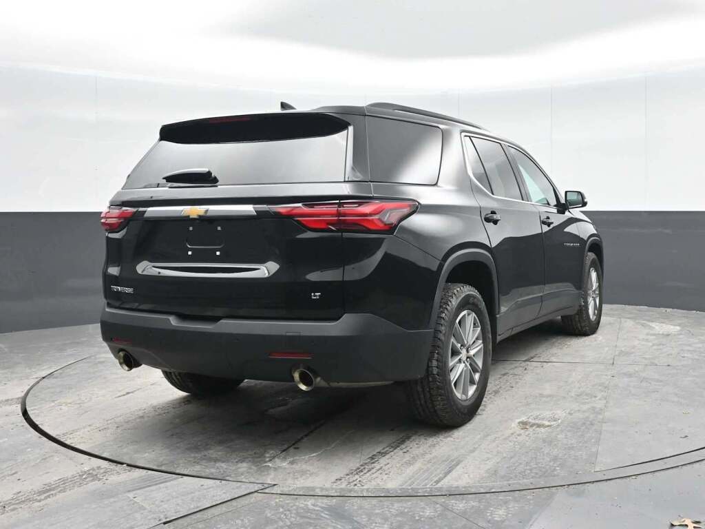 2023 Chevrolet Traverse FWD LT Cloth