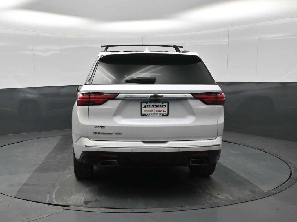 2023 Chevrolet Traverse AWD High Country