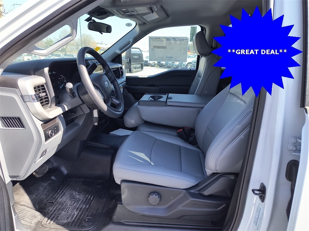 2024 Ford F-450 Chassis XL