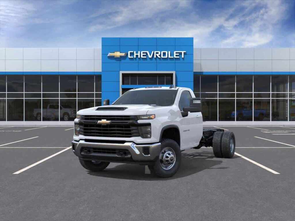 2025 Chevrolet Silverado 3500HD Chassis Work Truck