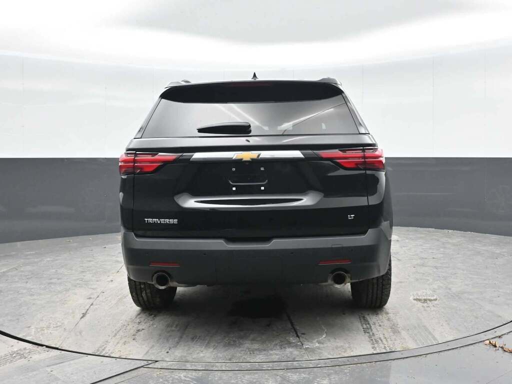 2023 Chevrolet Traverse FWD LT Cloth