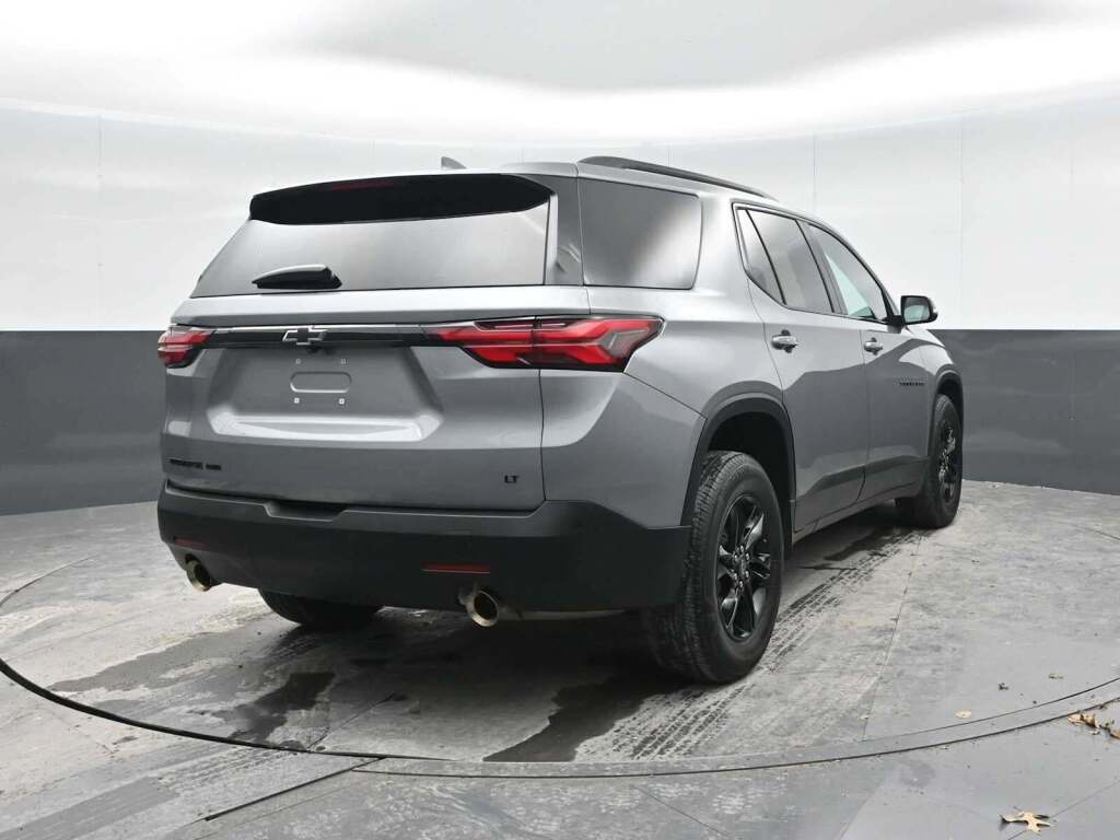 2023 Chevrolet Traverse AWD LT Cloth