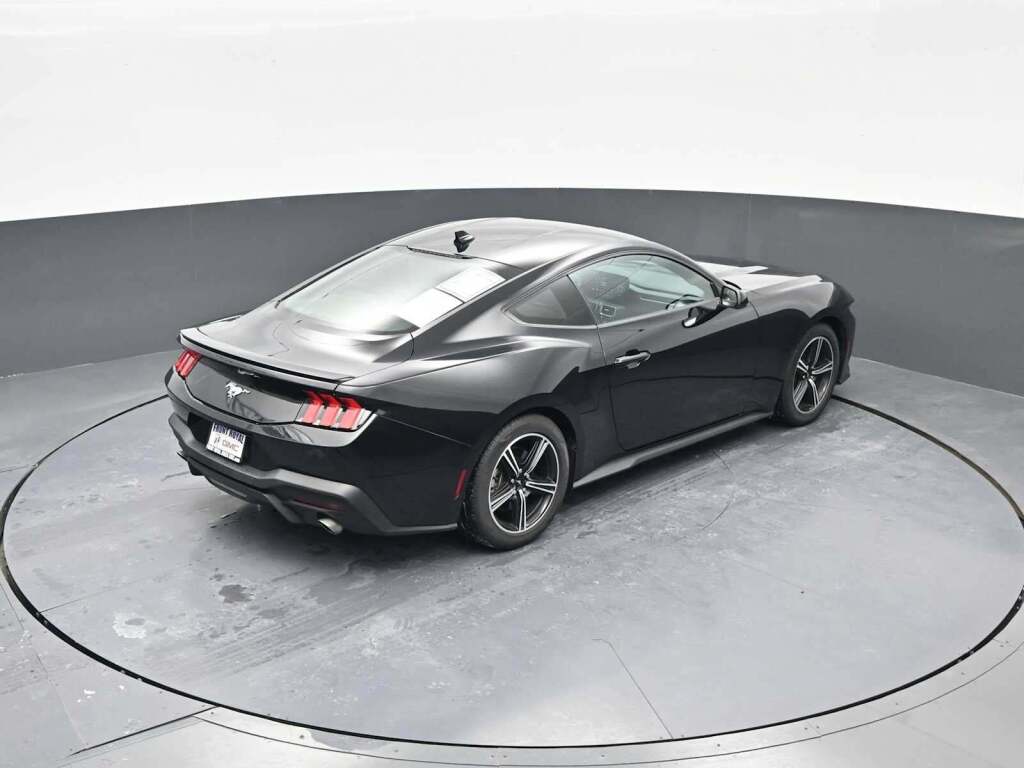 2024 Ford Mustang EcoBoost Fastback