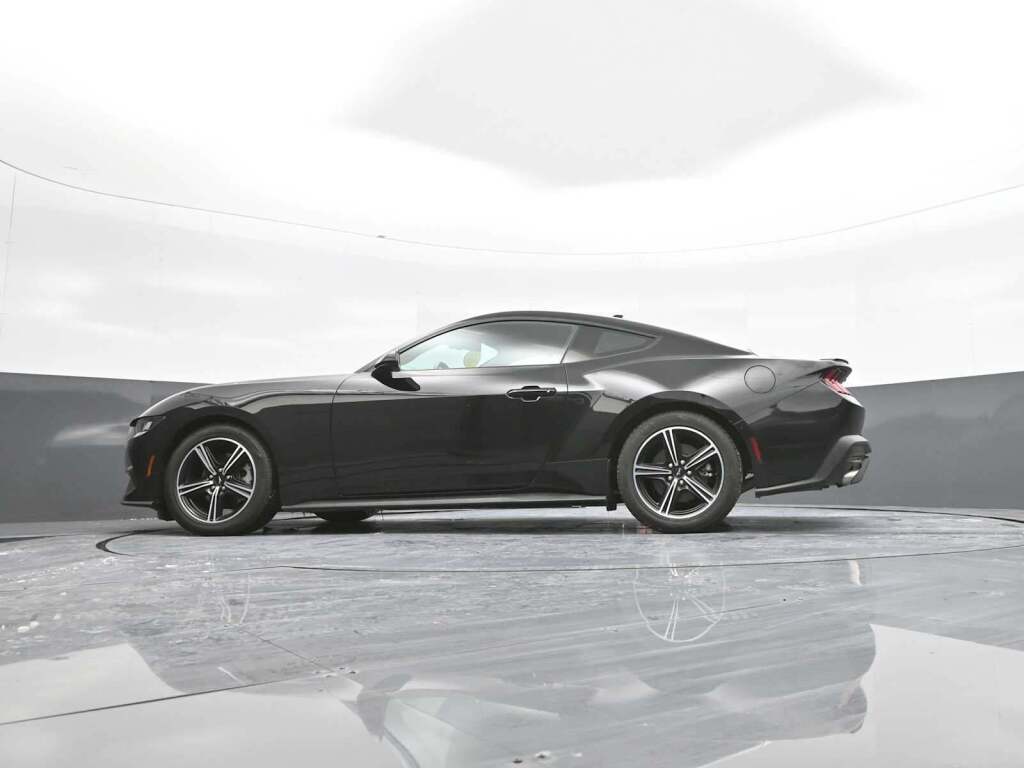 2024 Ford Mustang EcoBoost Fastback