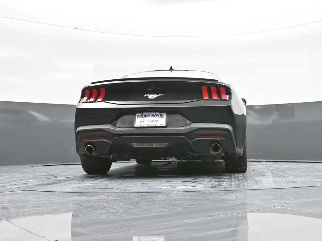 2024 Ford Mustang EcoBoost Fastback