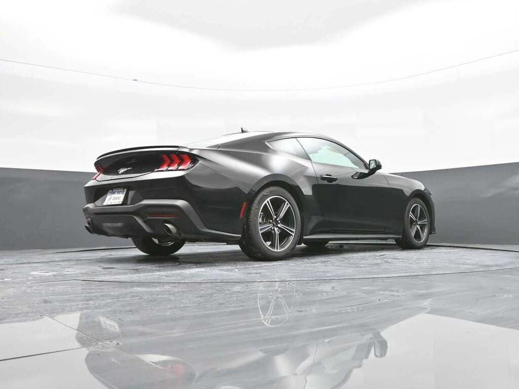 2024 Ford Mustang EcoBoost Fastback