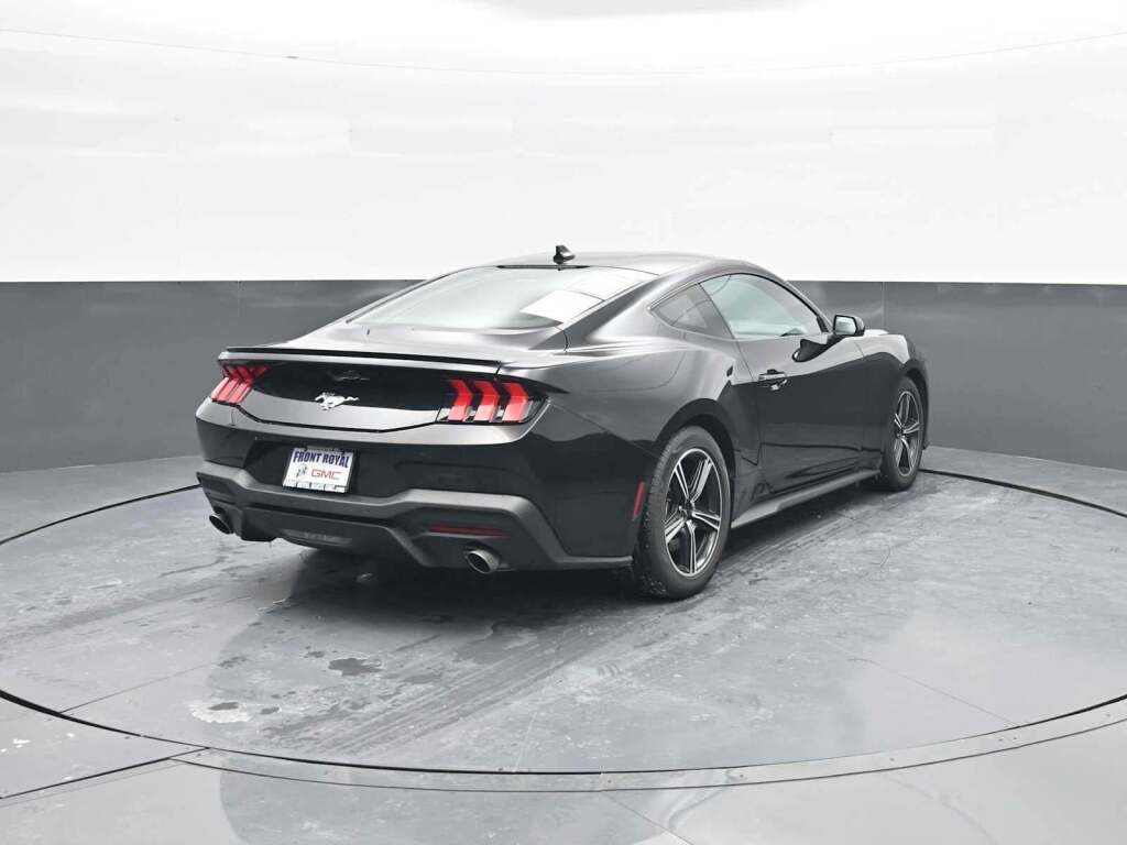 2024 Ford Mustang EcoBoost Fastback