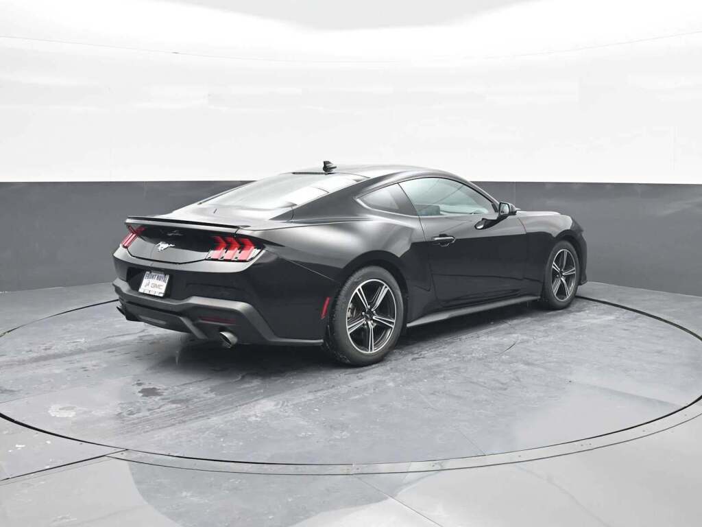 2024 Ford Mustang EcoBoost Fastback