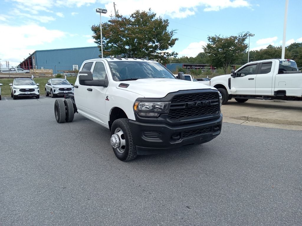 2022 Ram 3500 Chassis Tradesman/SLT/Laramie/Limited