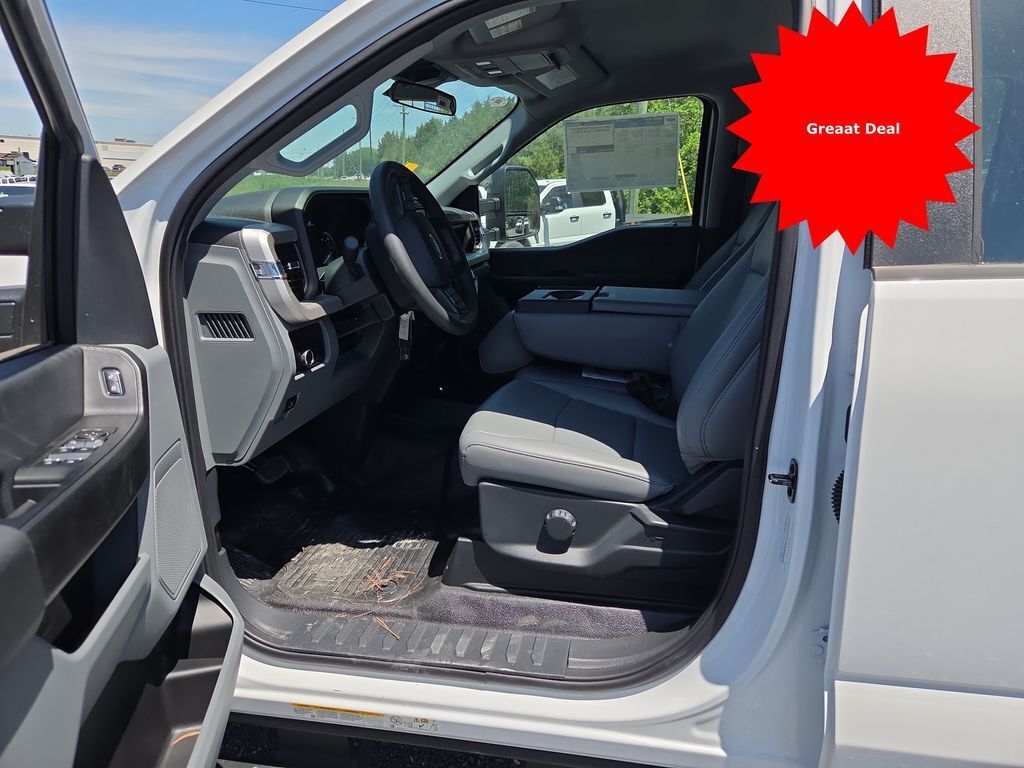 2024 Ford F-450 Chassis XL