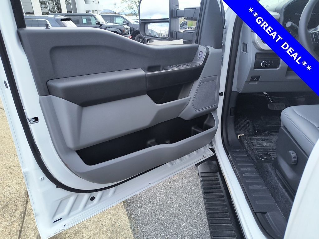 2024 Ford F-450 Chassis XL