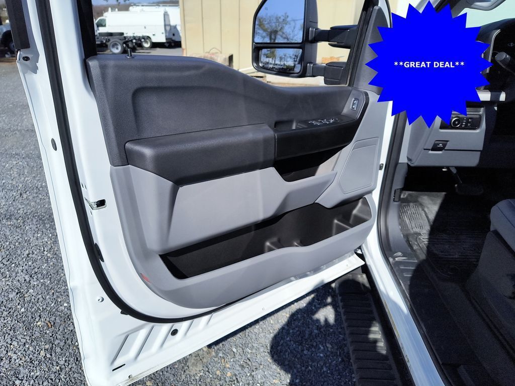 2024 Ford F-450 Chassis XL