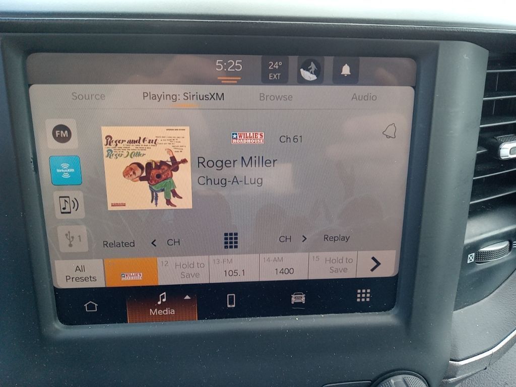 2022 Ram 3500 Chassis Tradesman/SLT/Laramie/Limited