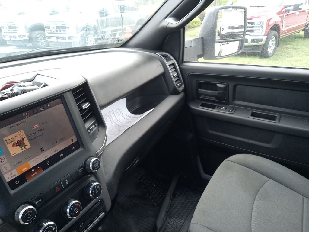 2022 Ram 3500 Chassis Tradesman/SLT/Laramie/Limited