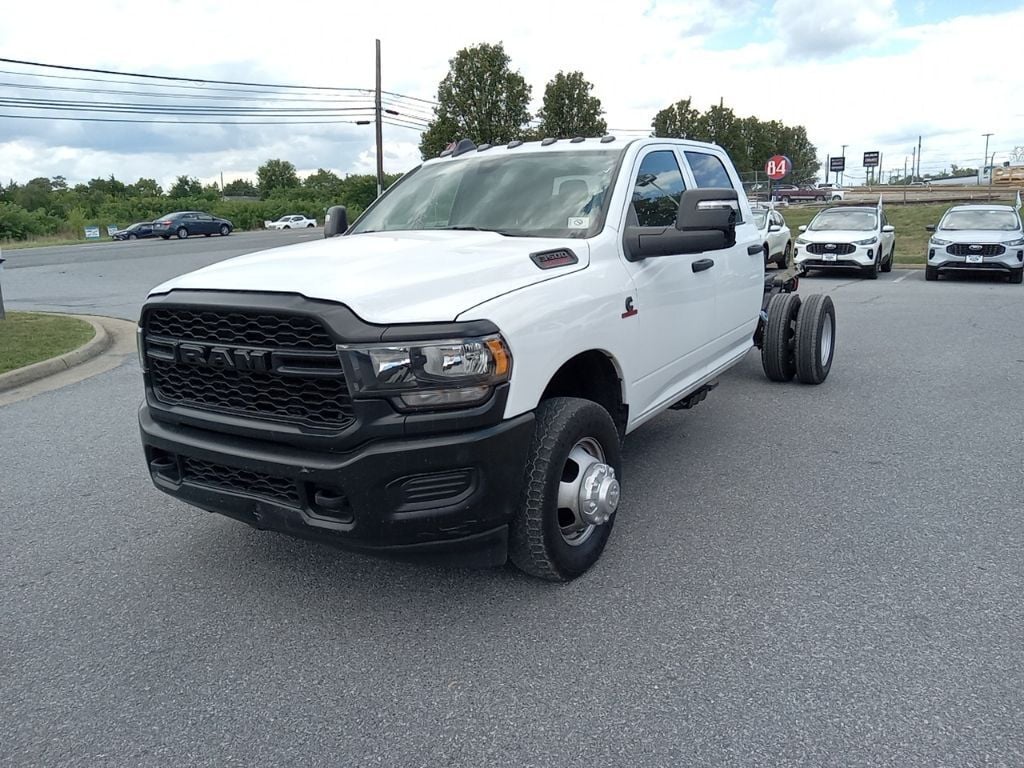 2022 Ram 3500 Chassis Tradesman/SLT/Laramie/Limited