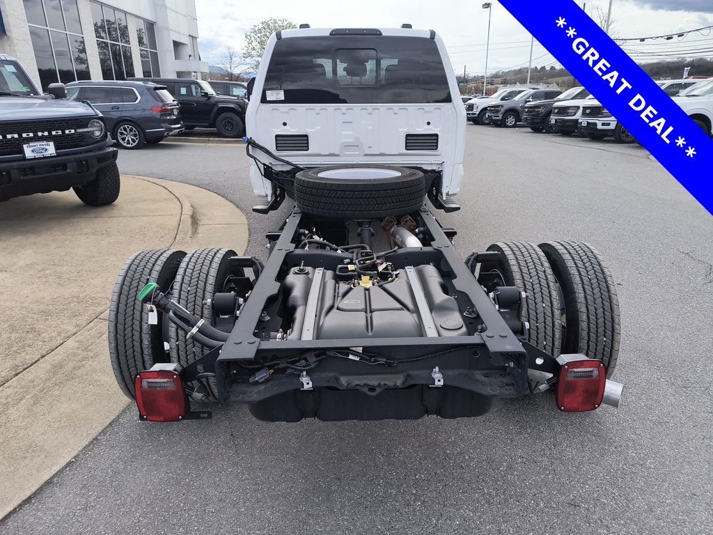 2024 Ford F-450 Chassis XL