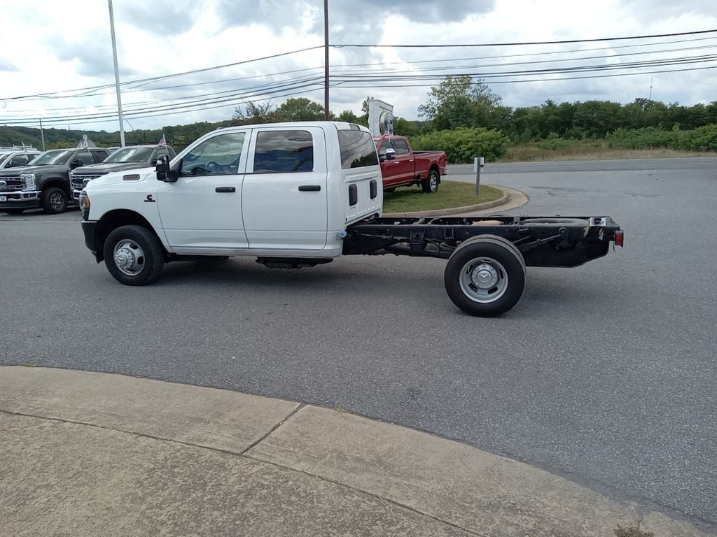 2022 Ram 3500 Chassis Tradesman/SLT/Laramie/Limited