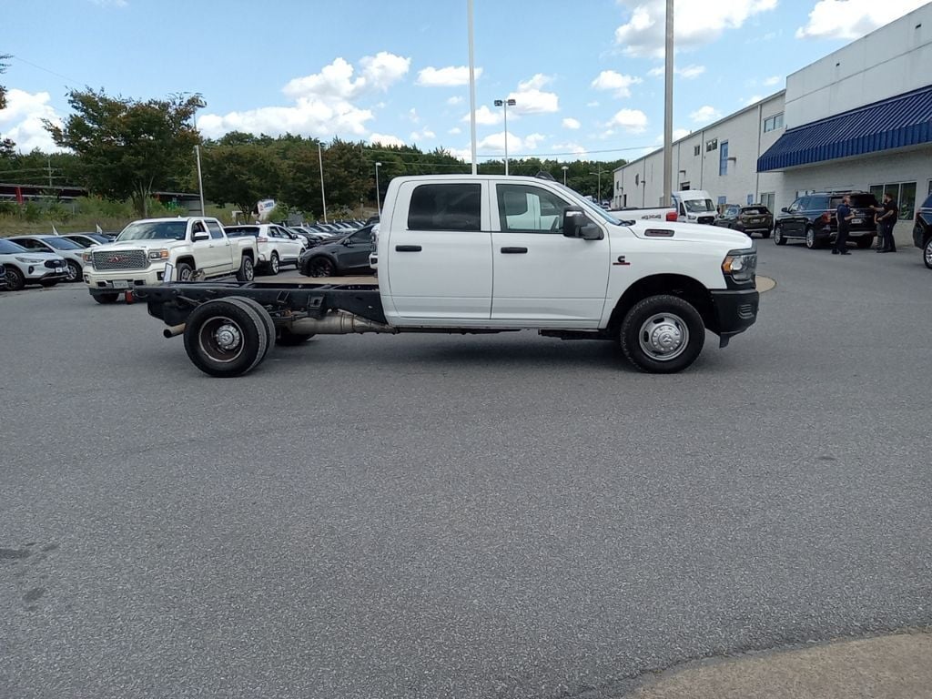 2022 Ram 3500 Chassis Tradesman/SLT/Laramie/Limited
