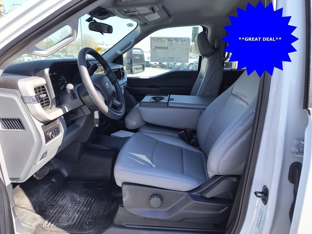 2024 Ford F-450 Chassis XL