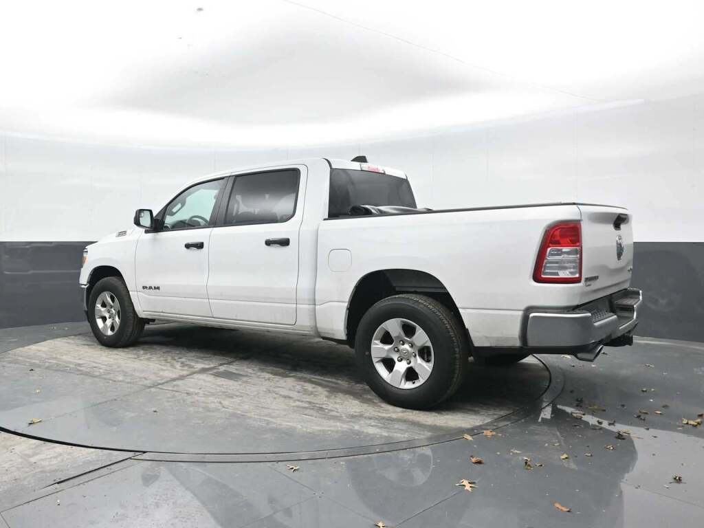 2023 Ram 1500 Big Horn Crew Cab 4x4 5'7" Box