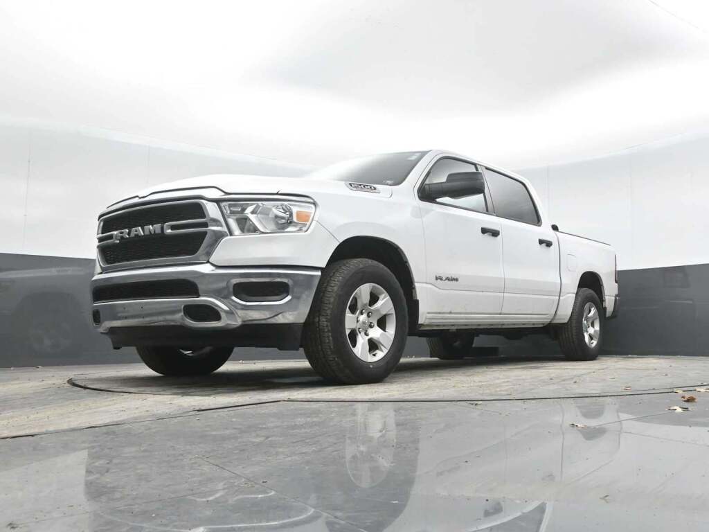 2023 Ram 1500 Big Horn Crew Cab 4x4 5'7" Box
