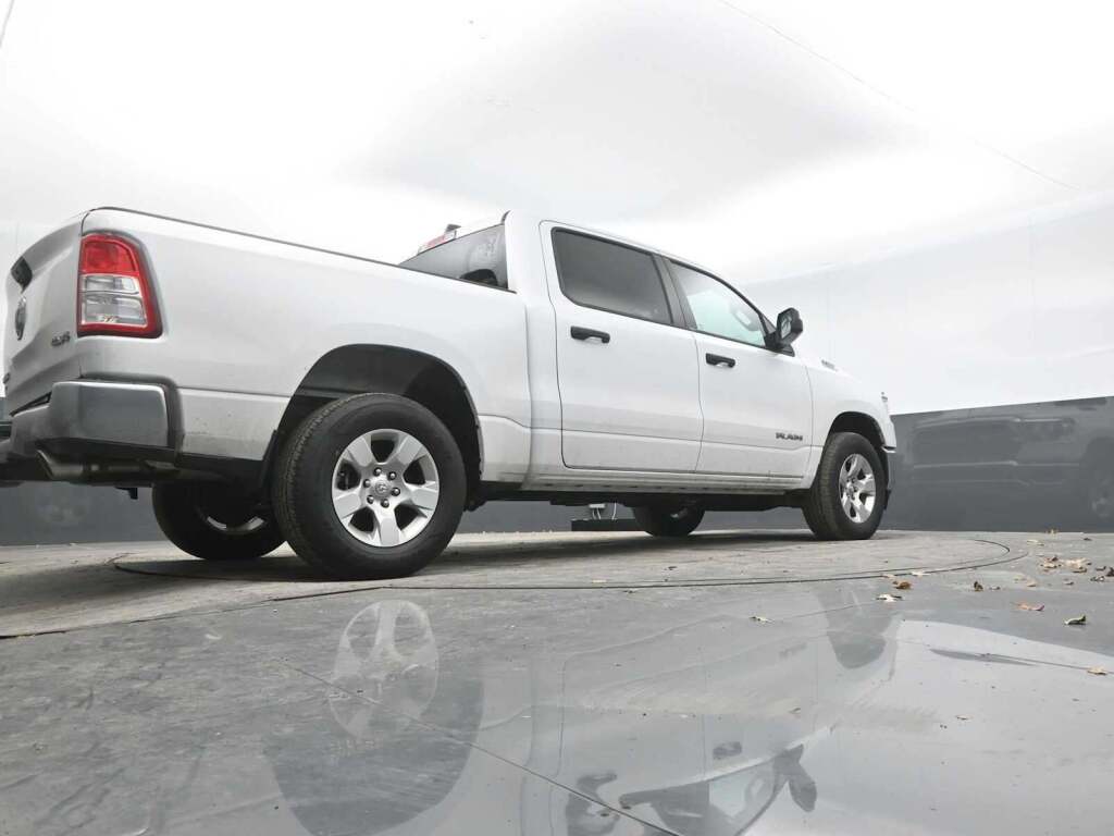 2023 Ram 1500 Big Horn Crew Cab 4x4 5'7" Box