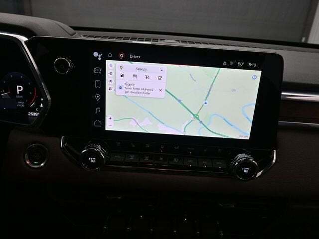 2023 GMC Canyon 4WD Crew Cab Short Box Denali