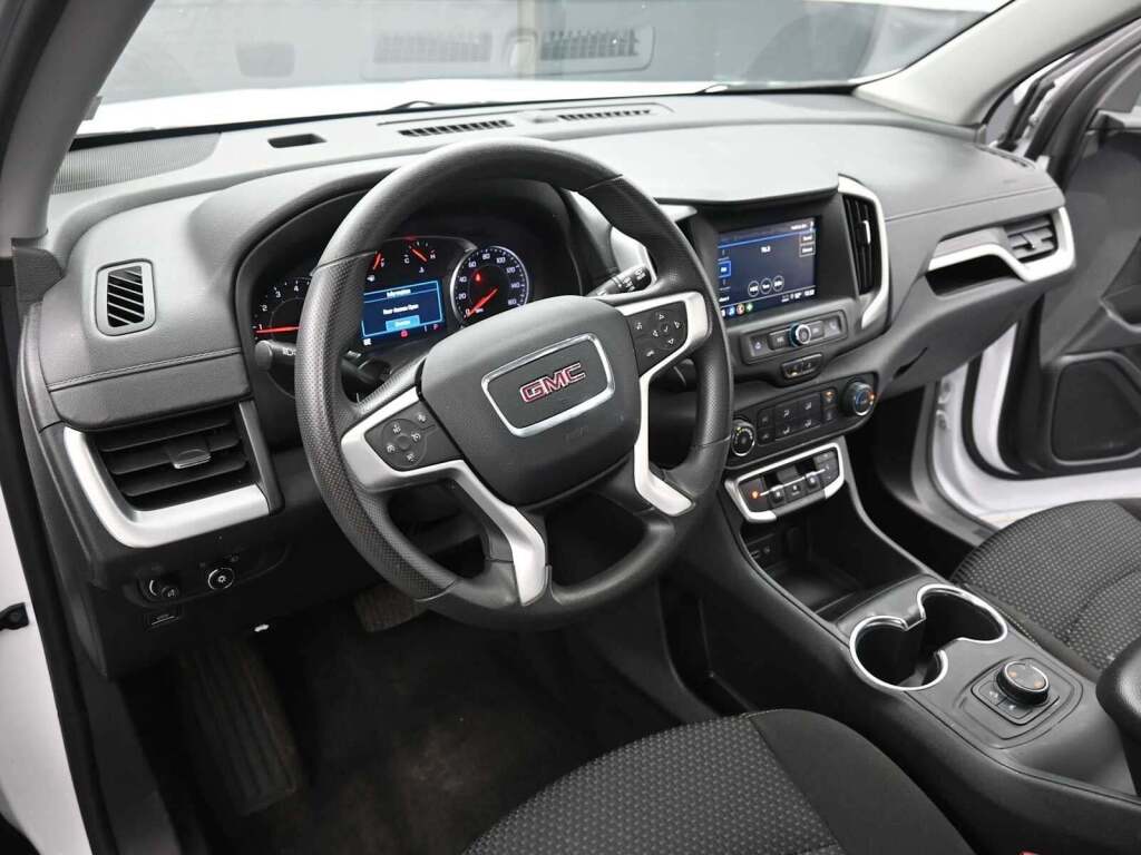 2024 GMC Terrain AWD SLE