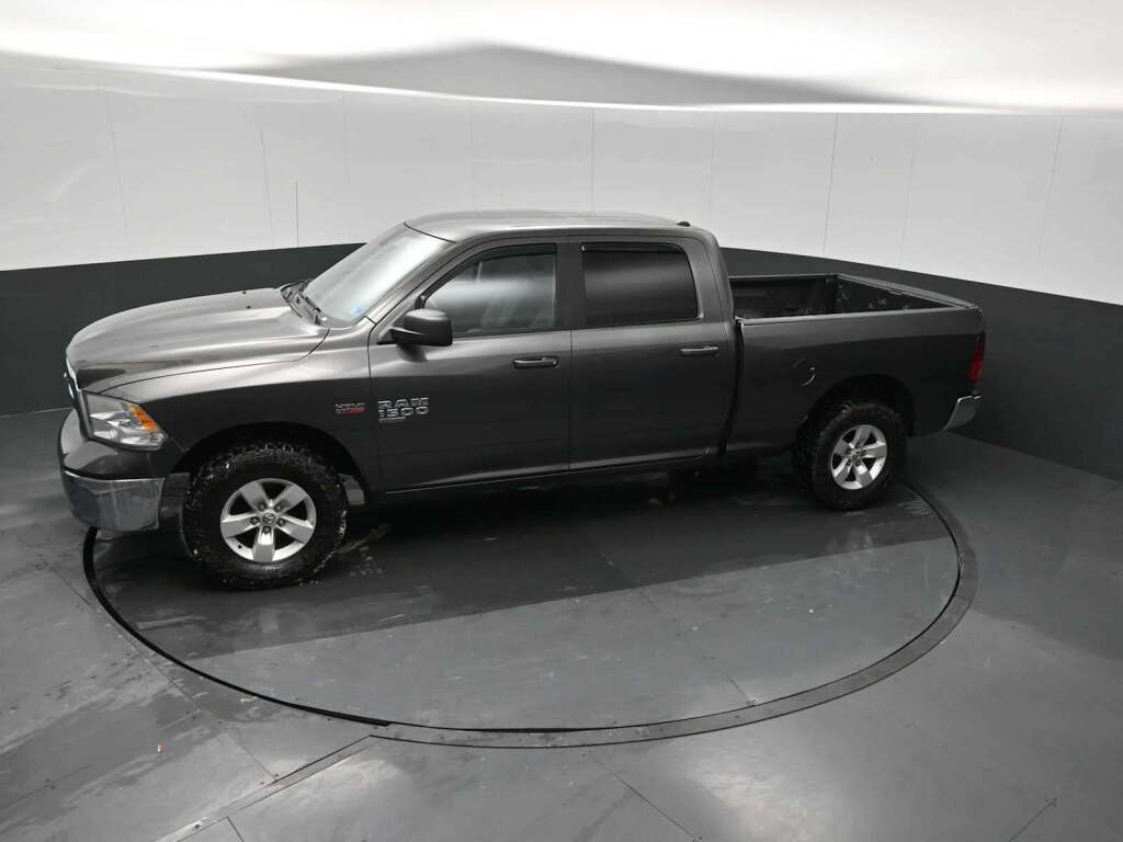 2021 Ram 1500 Classic SLT Crew Cab 4x4 6'4" Box