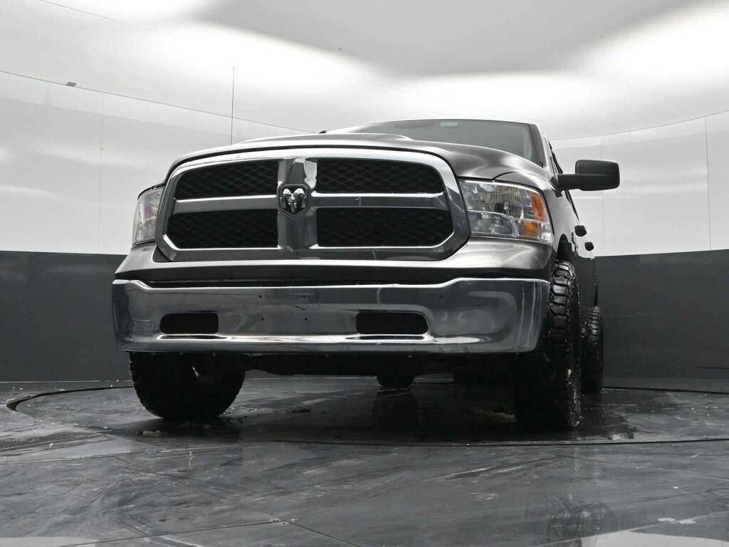 2021 Ram 1500 Classic SLT Crew Cab 4x4 6'4" Box