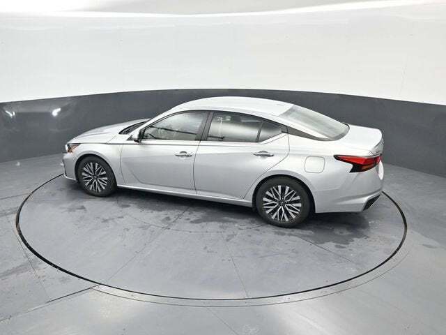2023 Nissan Altima SV FWD