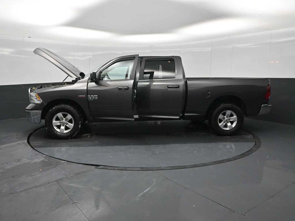 2021 Ram 1500 Classic SLT Crew Cab 4x4 6'4" Box