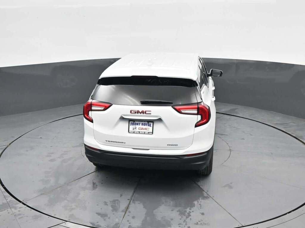 2024 GMC Terrain AWD SLE