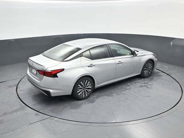 2023 Nissan Altima SV FWD