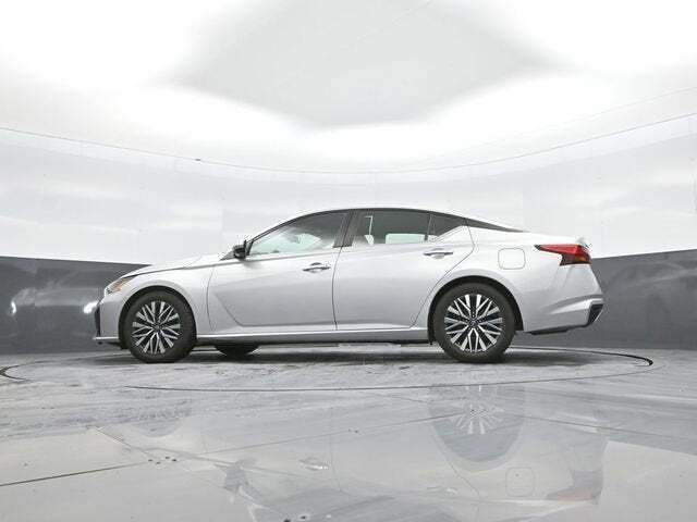 2023 Nissan Altima SV FWD