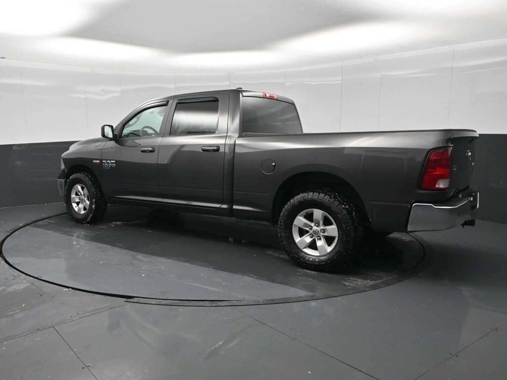 2021 Ram 1500 Classic SLT Crew Cab 4x4 6'4" Box