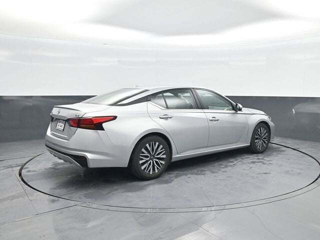 2023 Nissan Altima SV FWD