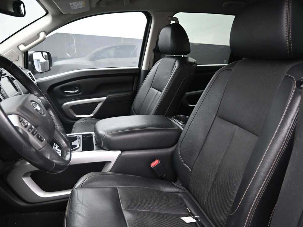 2019 Nissan TITAN SL