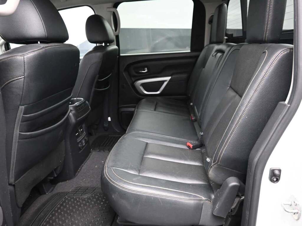 2019 Nissan TITAN SL