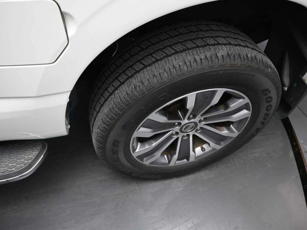 2019 Nissan TITAN SL