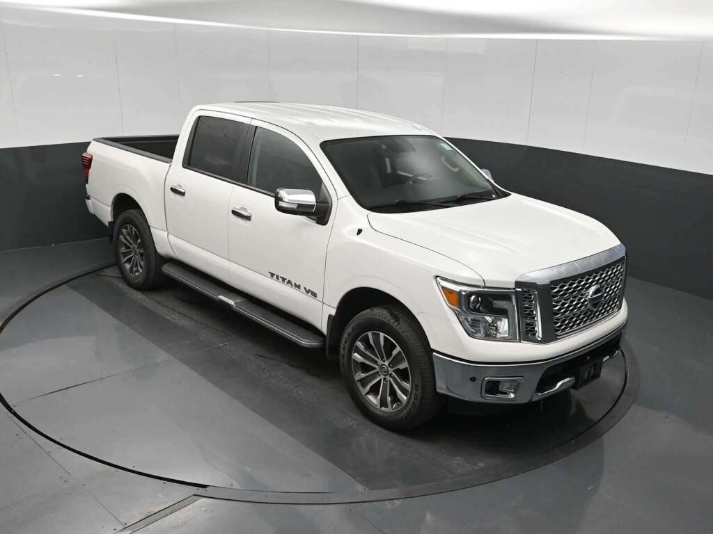 2019 Nissan TITAN SL