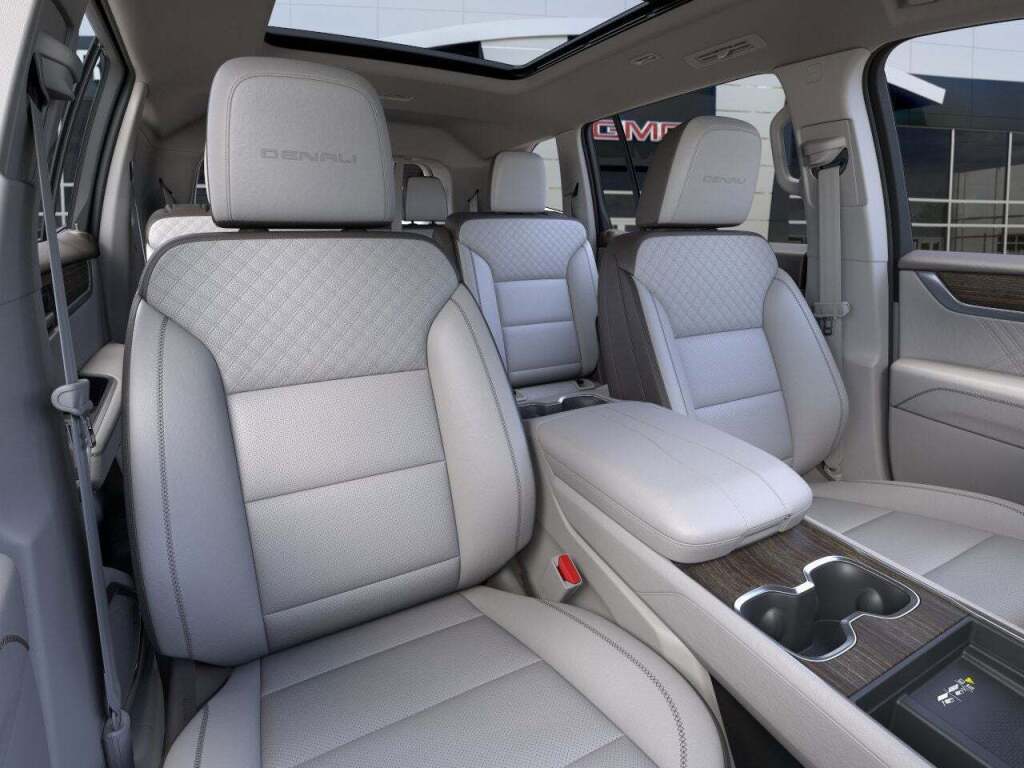 2026 GMC Acadia Denali AWD