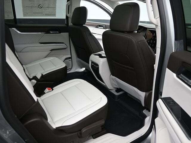 2026 GMC Acadia Denali AWD