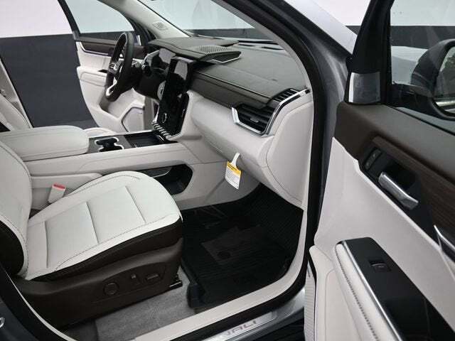 2026 GMC Acadia Denali AWD