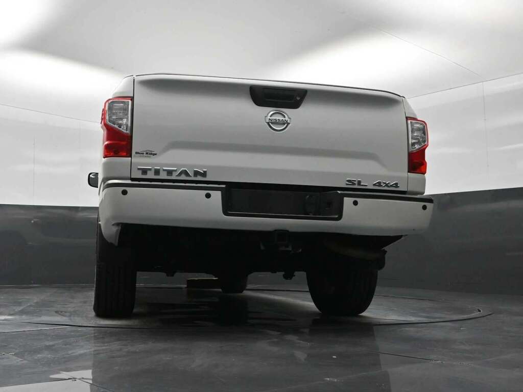 2019 Nissan TITAN SL