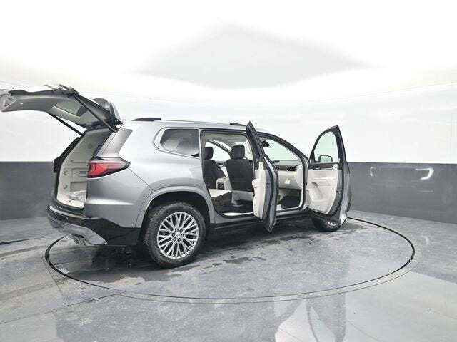 2026 GMC Acadia Denali AWD