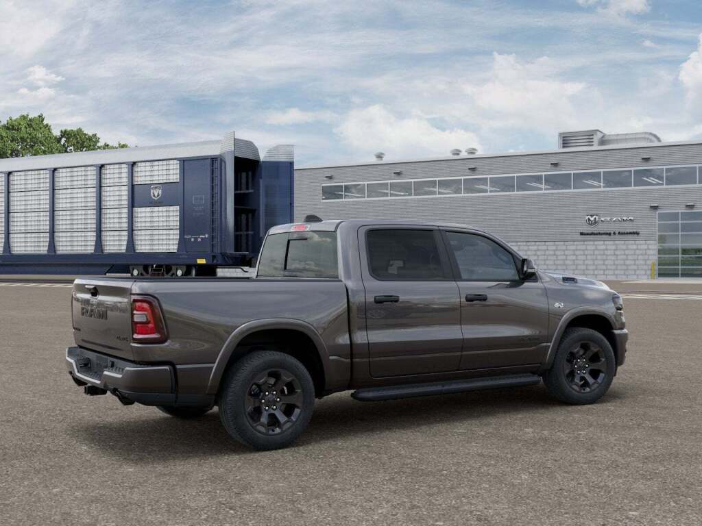 2026 Ram 1500 Big Horn Crew Cab 4x4 5'7" Box