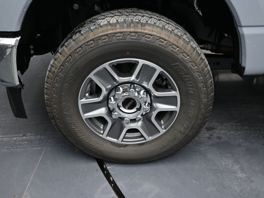 2026 Ford F-350 Super Duty LARIAT