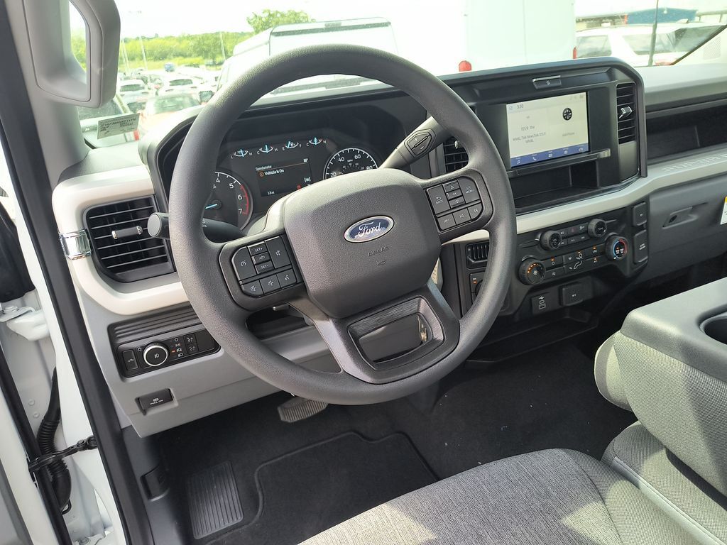 2025 Ford F-350 Super Duty XL