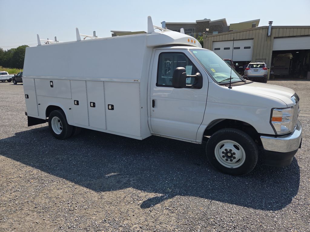 2024 Ford E-450 Cutaway 